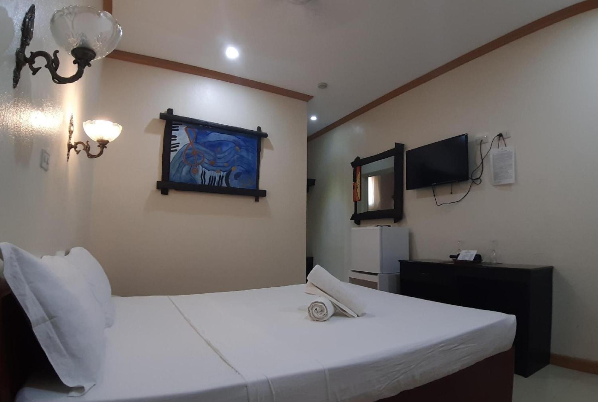 Reddoorz At New Casamila Hotel Palawan Puerto Princesa Exterior foto