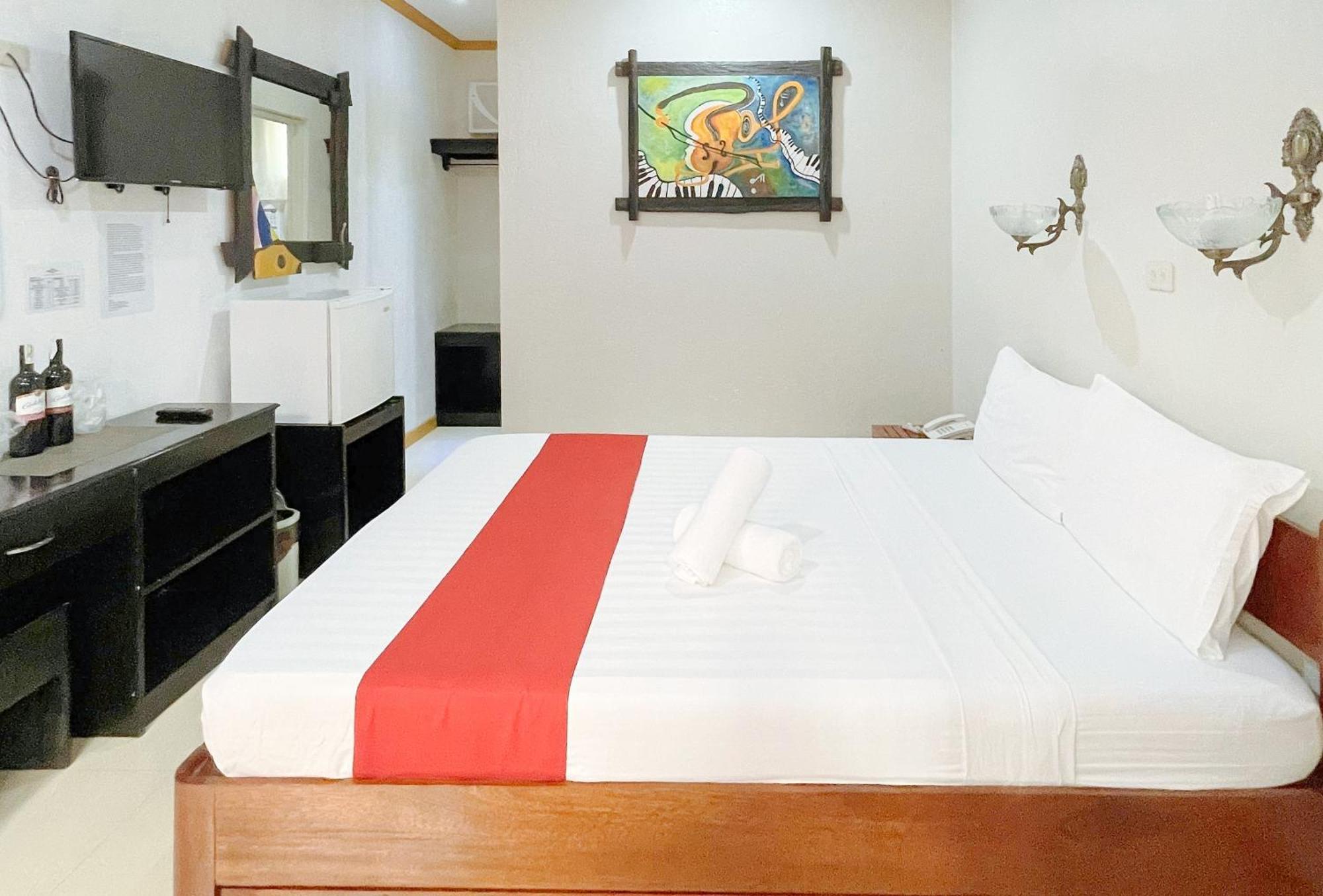 Reddoorz At New Casamila Hotel Palawan Puerto Princesa Exterior foto
